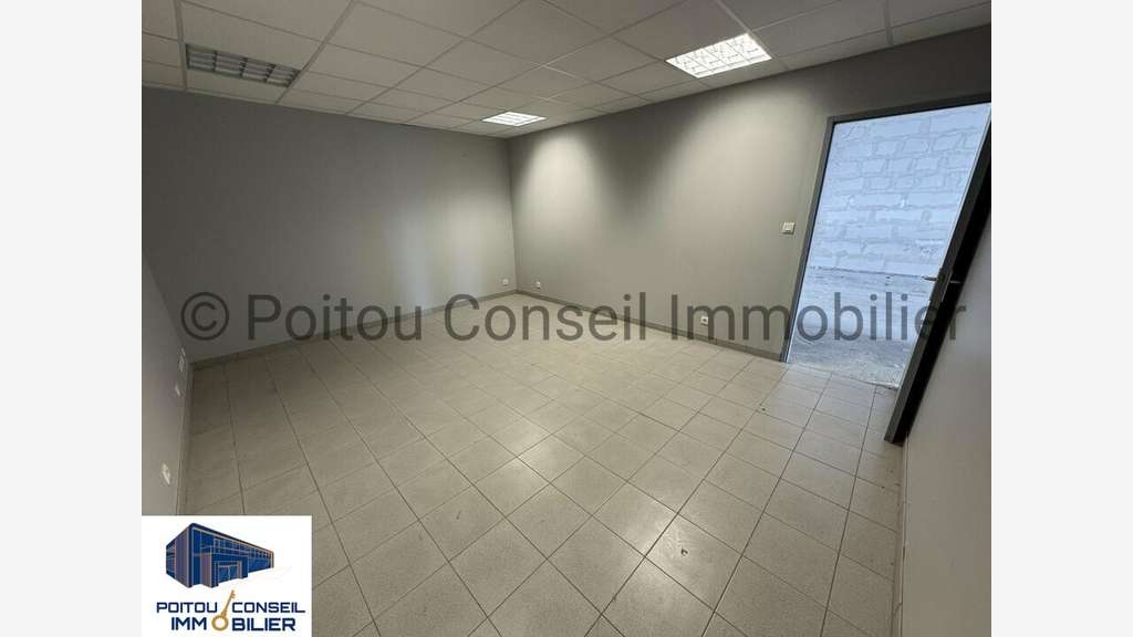 Local d'activité 600m² à louer à Parthenay