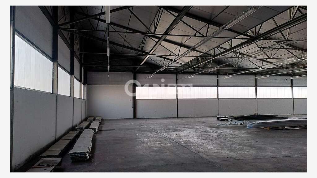 A louer dernier lot entrepôt de 1219m² à Pau Nord