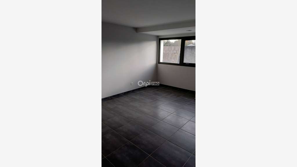 A louer dernier lot entrepôt de 1219m² à Pau Nord