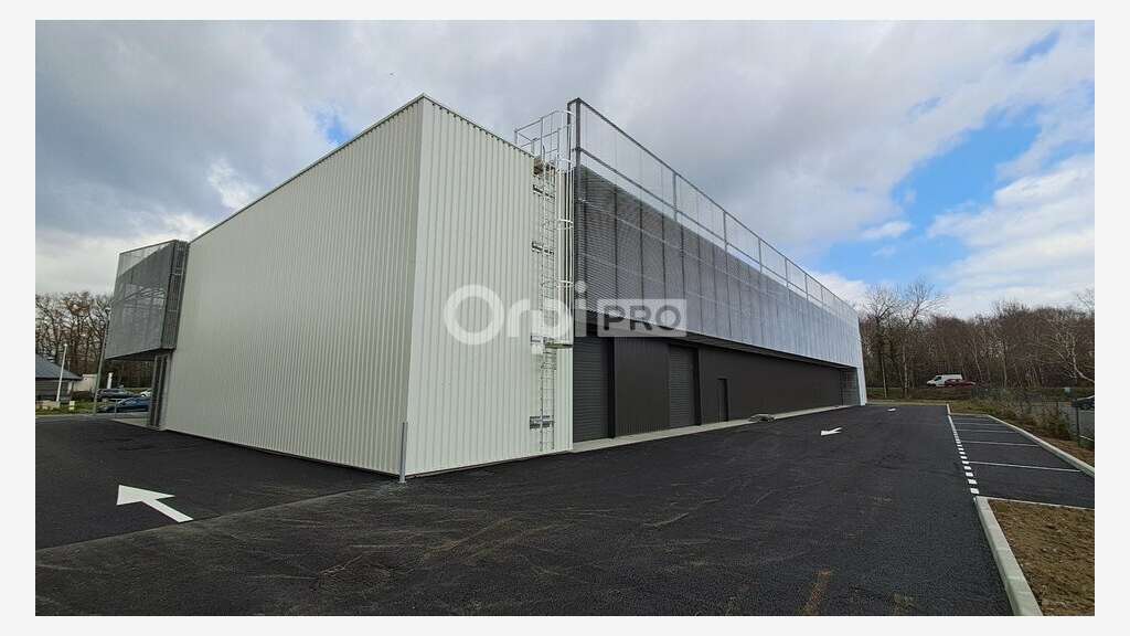 A louer 1 Cellule brute de 240m² à Pau Nord