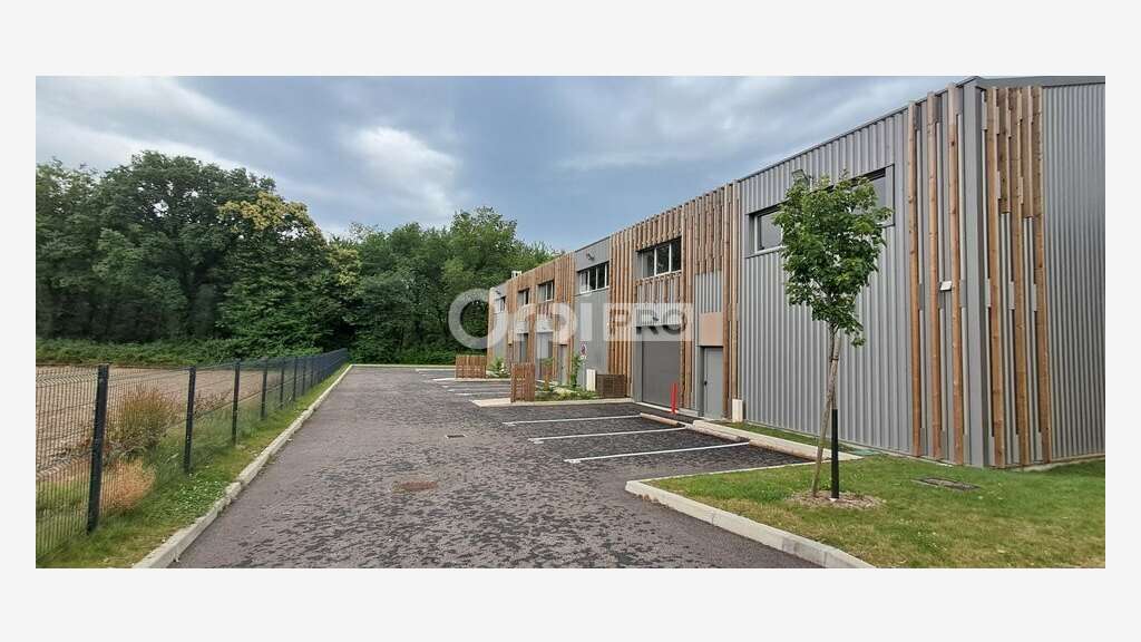 A louer locaux d'activité 341m² à Pau Nord
