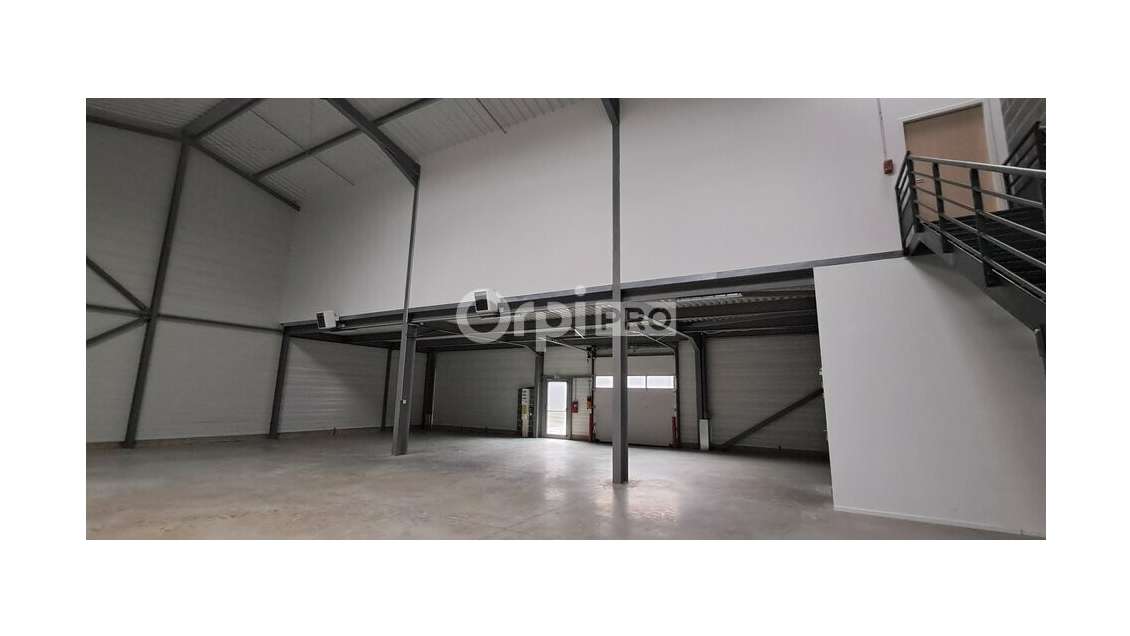 A louer local d'activité 496m² à Pau Nord