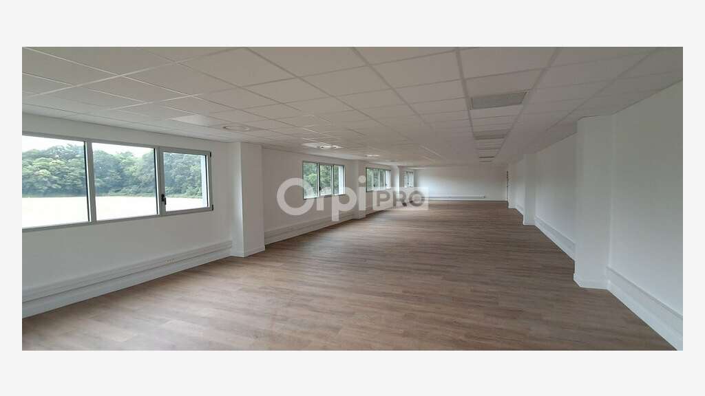 A louer local d'activité 496m² à Pau Nord