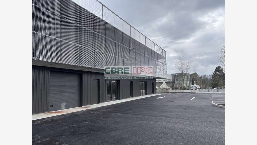 Location cellule 441m² divisible à Pau  Nord A64