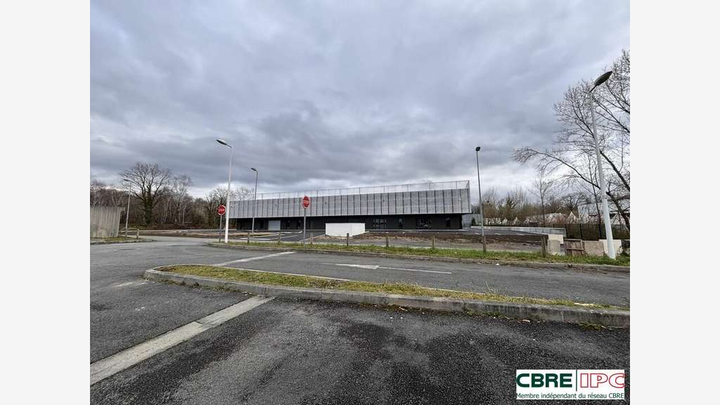 Location cellule 441m² divisible à Pau Nord A64
