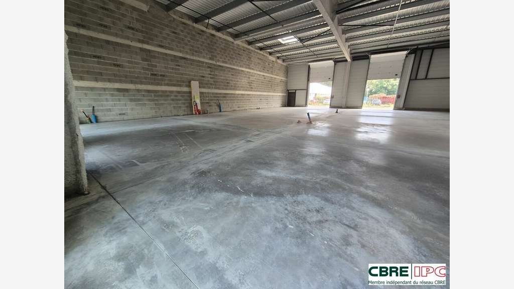 Location cellule 441m² divisible à Pau Nord A64