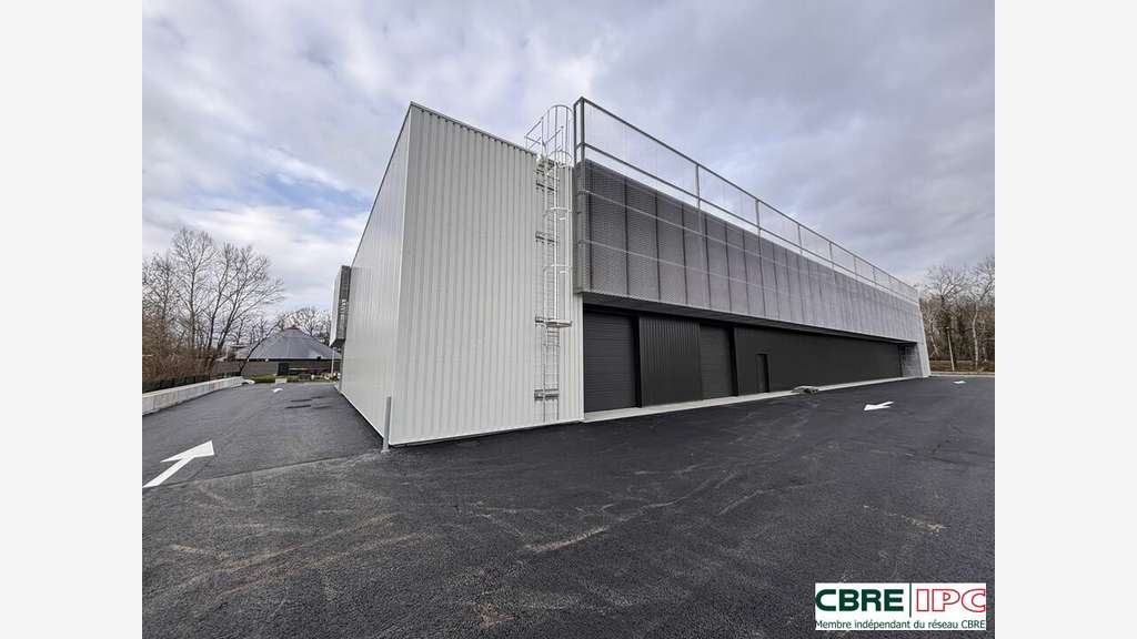 Location cellule 441m² divisible à Pau Nord A64