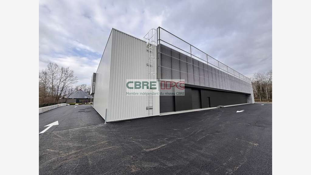 Location cellule 441m² divisible à Pau  Nord A64