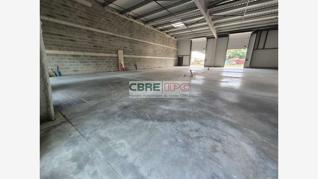 Location cellule 441m² divisible à Pau  Nord A64