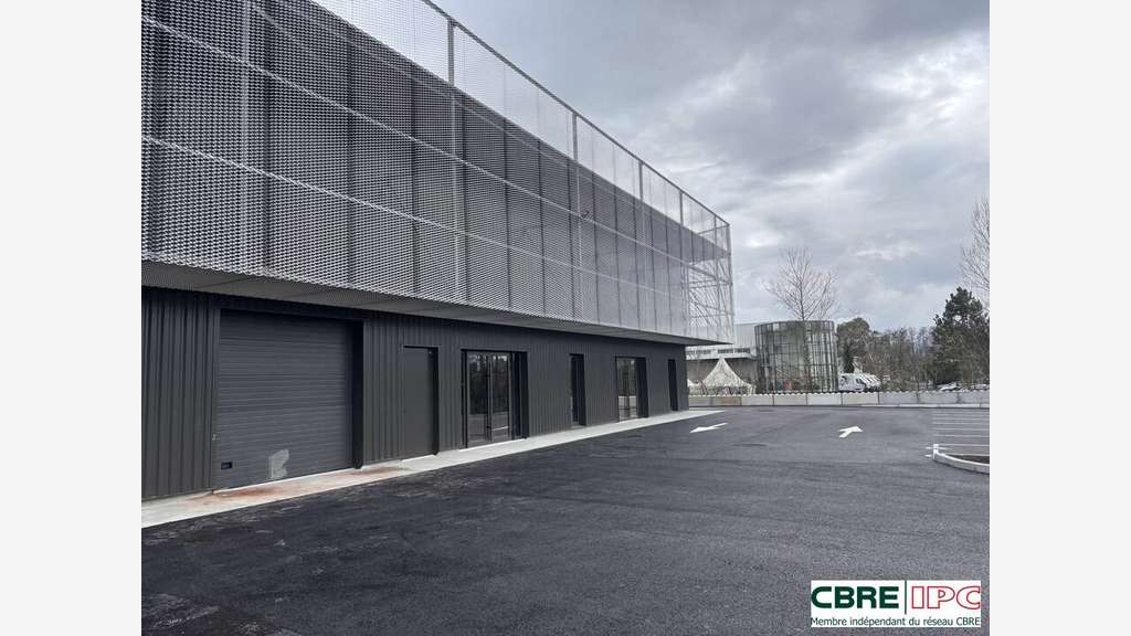 Location cellule 234m² divisible au Nord de Pau