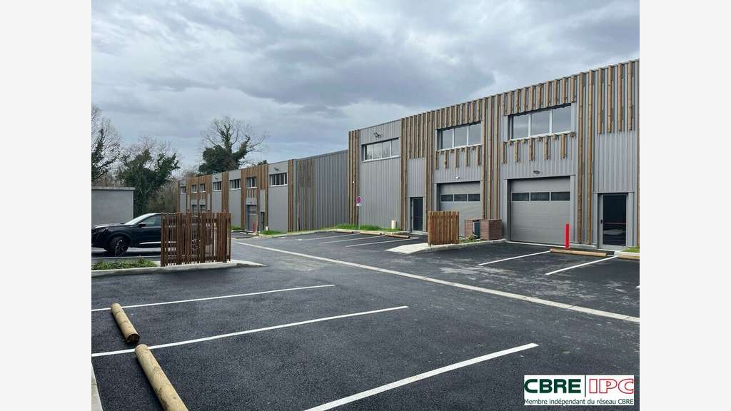 Location locaux d'activités neufs 500m² à Pau Nord