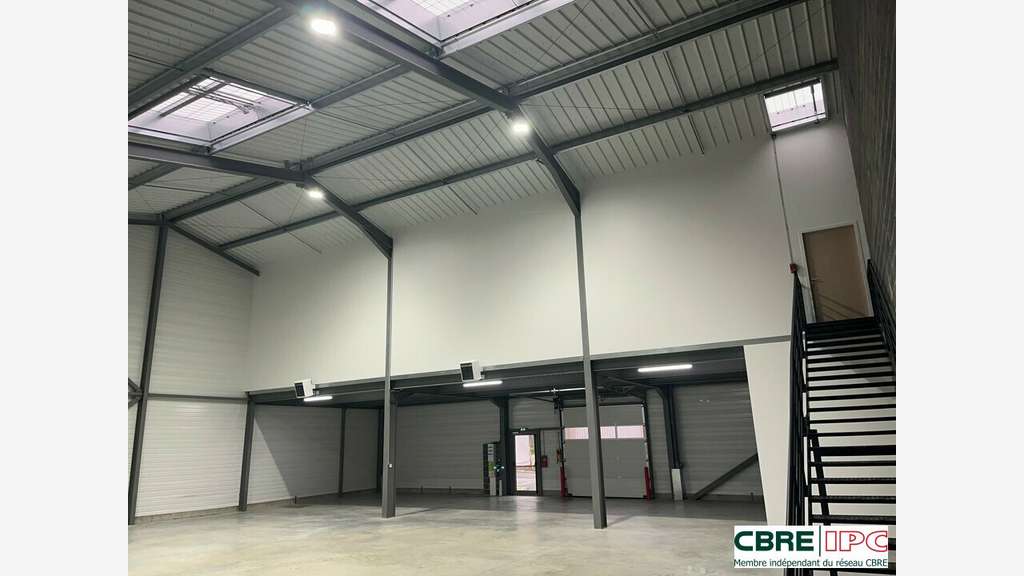 Location locaux d'activités neufs 500m² à Pau Nord