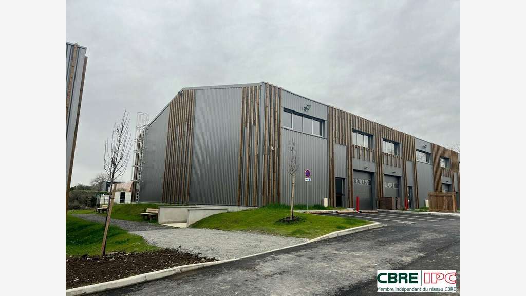 Location locaux d'activités neufs 500m² à Pau Nord