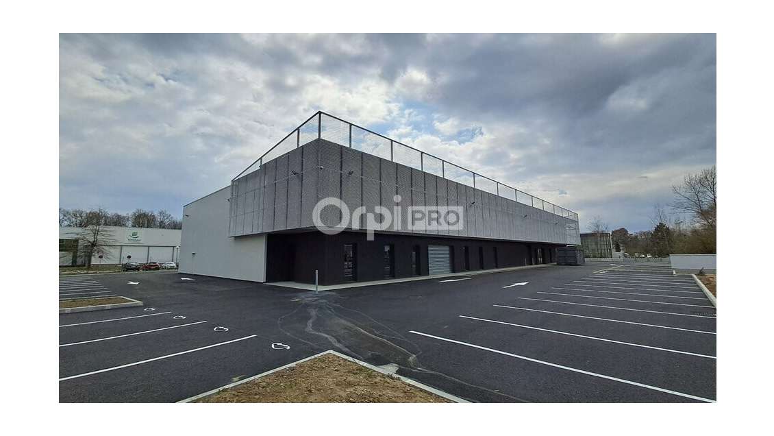 A LOUER ! 1 Cellule brute de 207 m² - Pau Nord