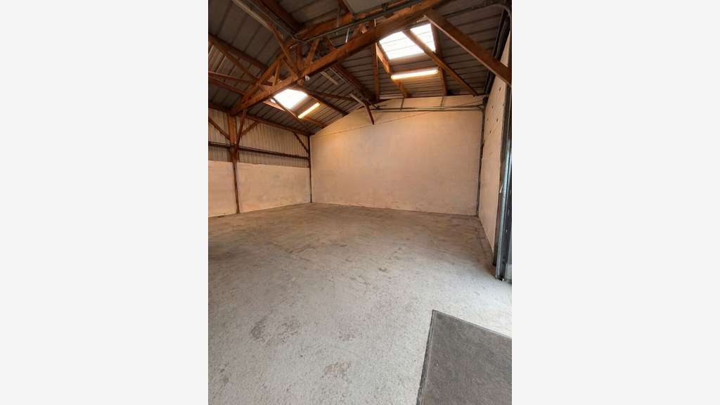 Local d'activité Pedernec 300 m2