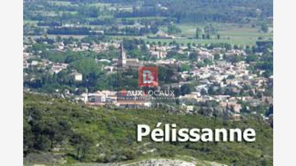 Location local professionnel de 75m² à Pelissanne
