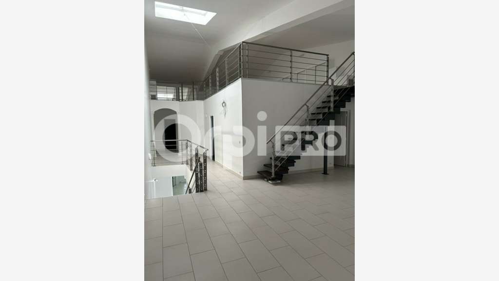 LOCAL D'ACTIVITE AVEC LOGEMENT