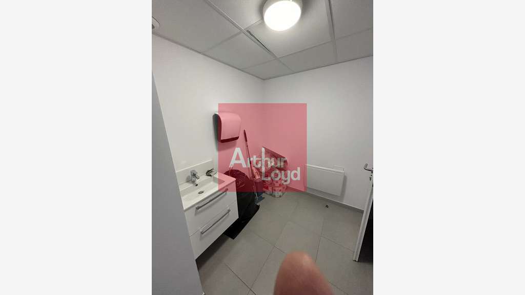 Entrepôt 1500m² à louer en ZI à Penne-d'Agenais 