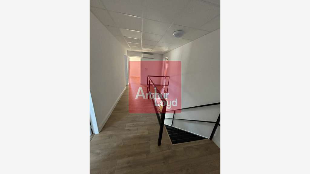 Entrepôt 1500m² à louer en ZI à Penne-d'Agenais 
