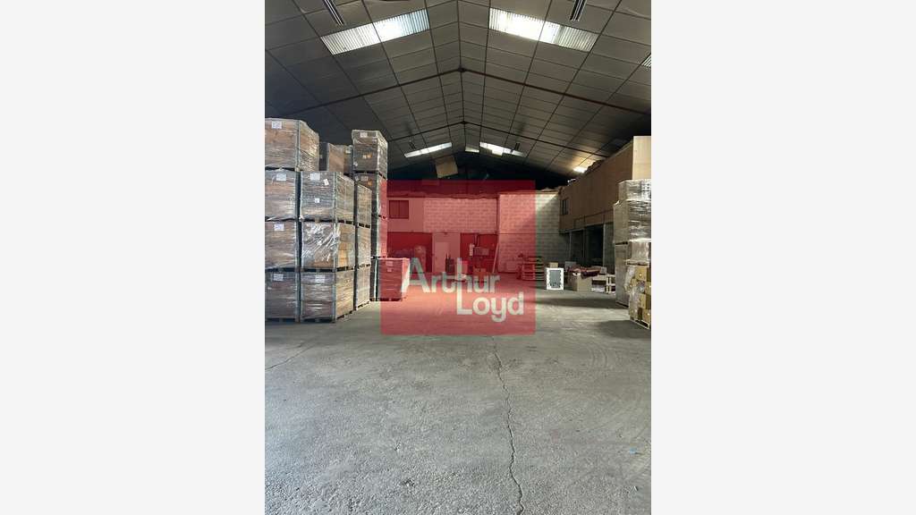 Entrepôt 1500m² à louer en ZI à Penne-d'Agenais 