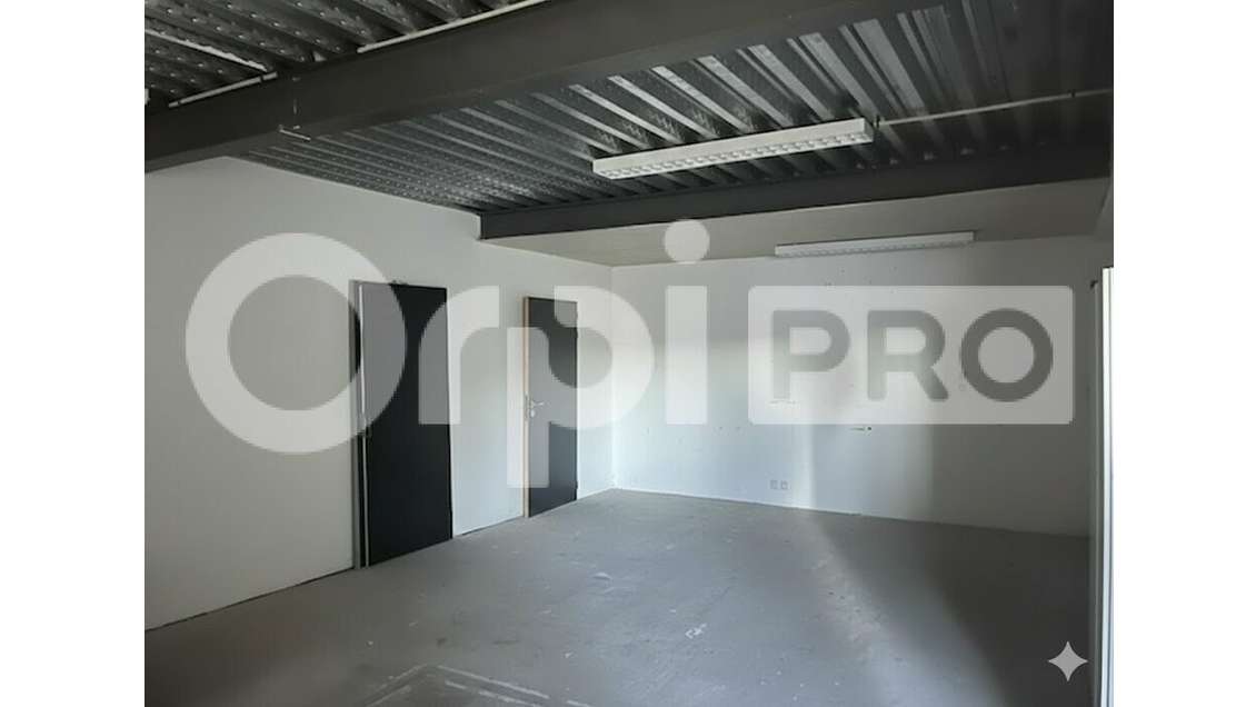 Local mixte 112m² à louer parc d'activité Périgny