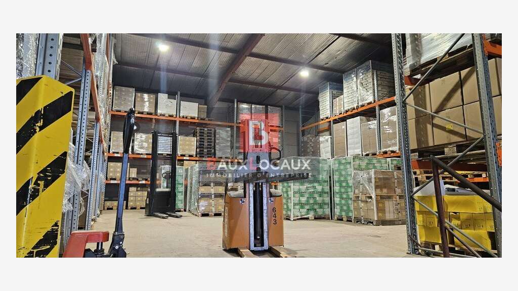 Loue local d'activité 307m² à Pernes les Fontaines