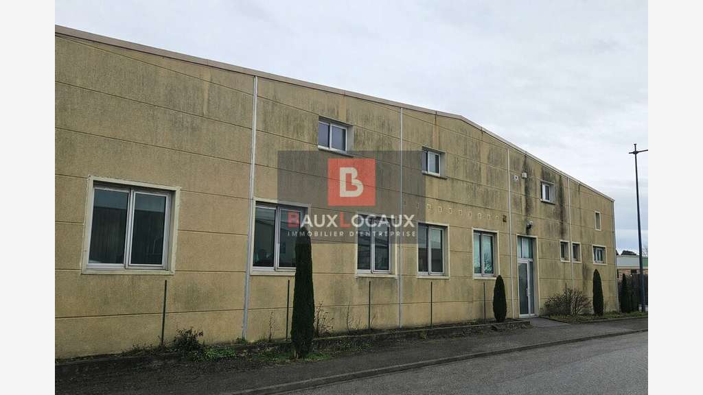 Loue local d'activité 307m² à Pernes les Fontaines