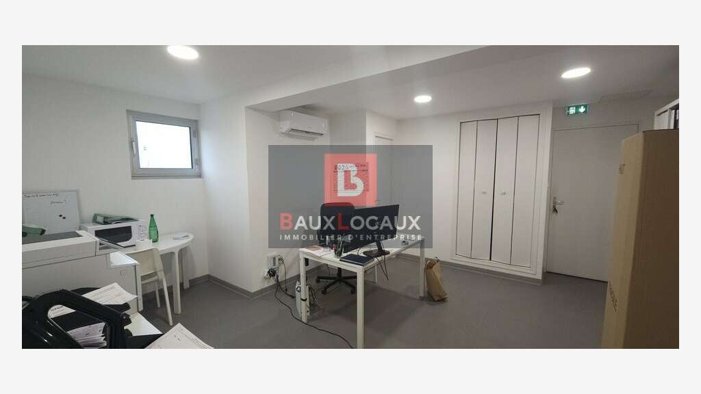 Loue local d'activité 307m² à Pernes les Fontaines