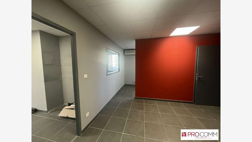 Local professionnel à louer à Pernes-les-Fontaines