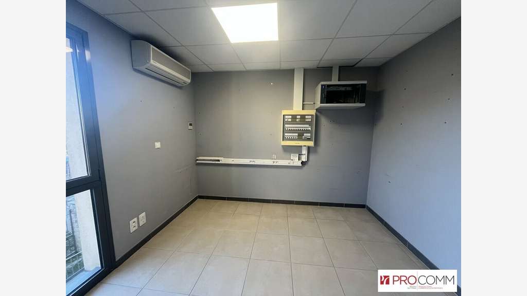 Local professionnel à louer à Pernes-les-Fontaines