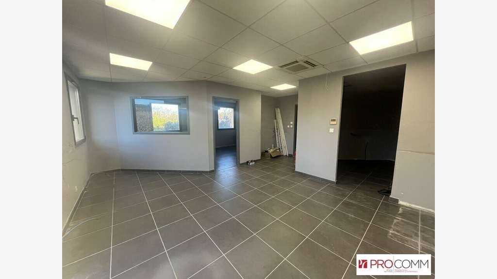 Local professionnel à louer à Pernes-les-Fontaines