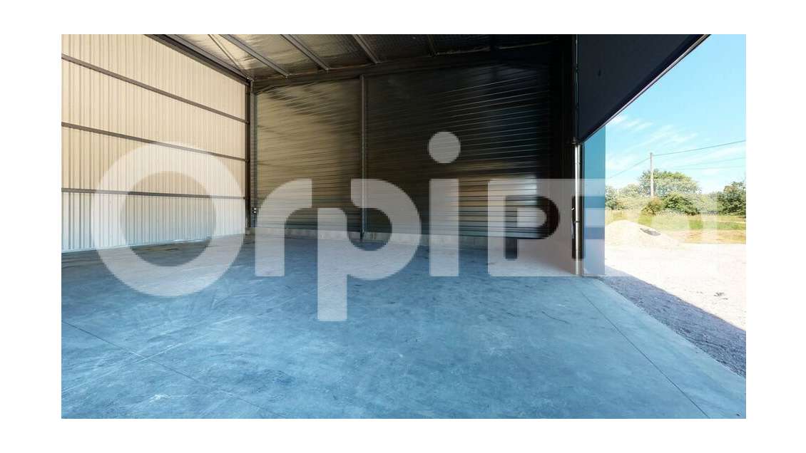 Local d'activité de 225m² à louer à Perouges