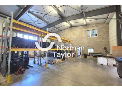 Location Locaux d'activités - Entrepôts à Perpignan