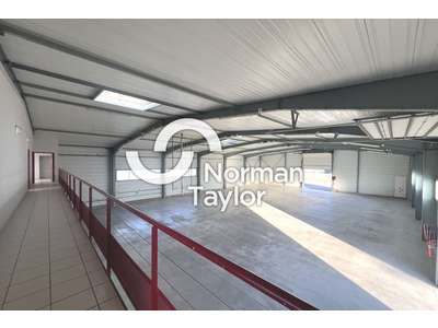 Location Locaux d'activités - Entrepôts à Perpignan