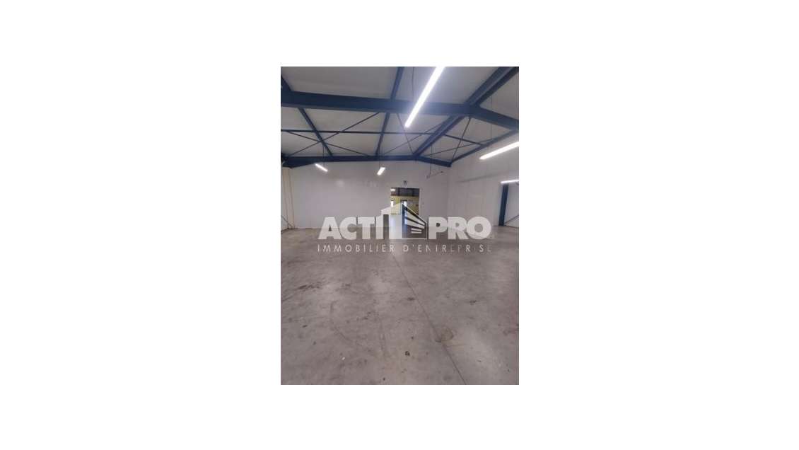 A louer entrepôt 400m² proche Perpignan St Charles
