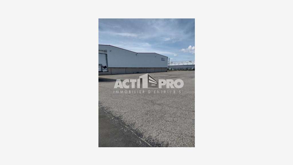 À louer entrepôt 3200m² Perpignan Zone St Charles