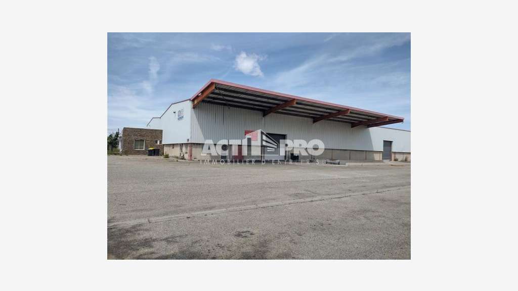 À louer entrepôt 3200m² Perpignan Zone St Charles