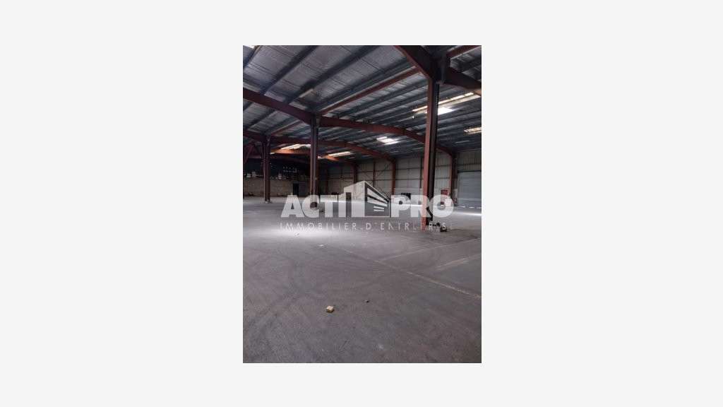 À louer entrepôt 3200m² Perpignan Zone St Charles