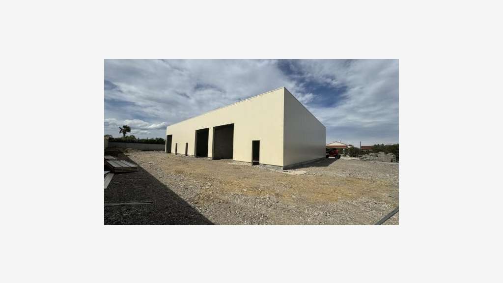 A louer local d'activité de 200m² à Perpignan Nord