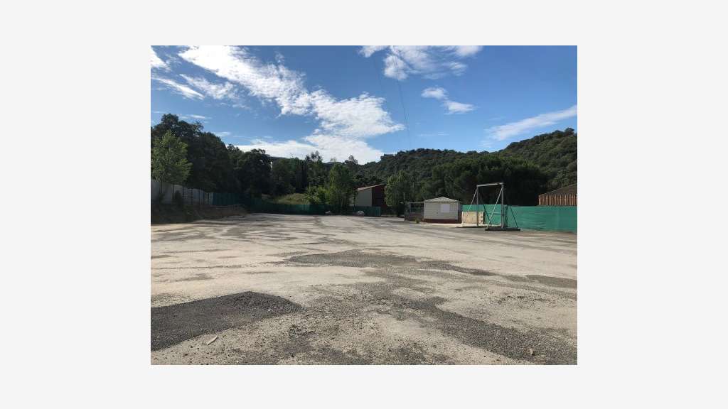 À louer local stockage de 230m² proche Le Boulou