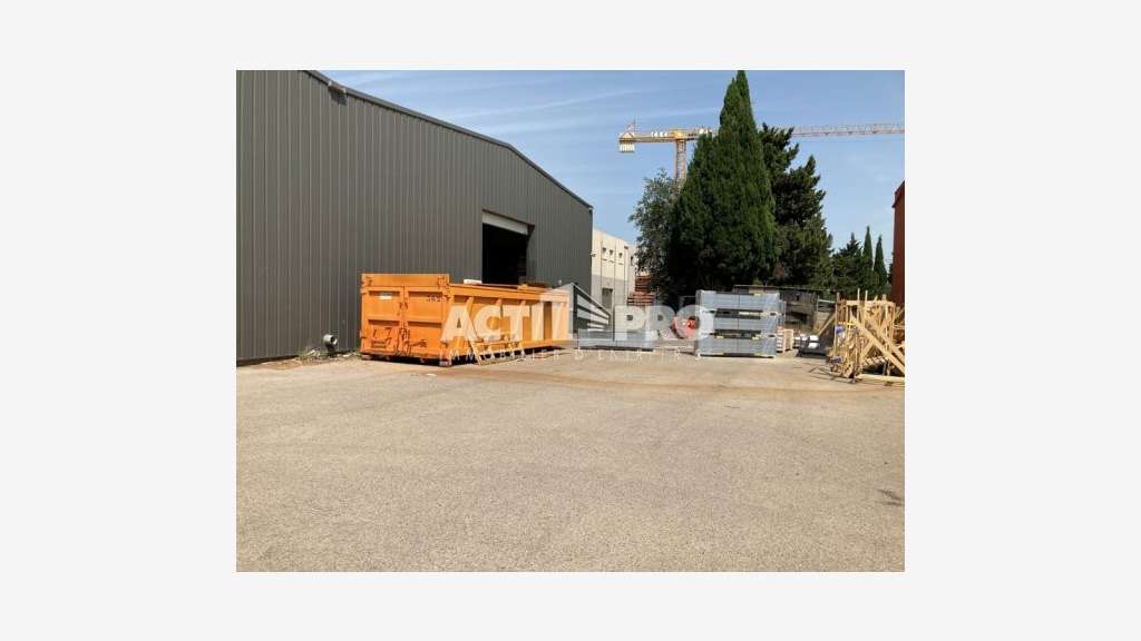 À louer entrepôt 300 m² idéalement situé Perpignan