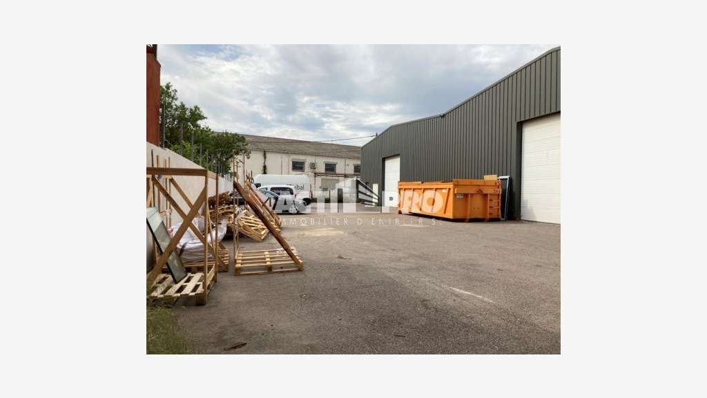 À louer entrepôt 300 m² idéalement situé Perpignan