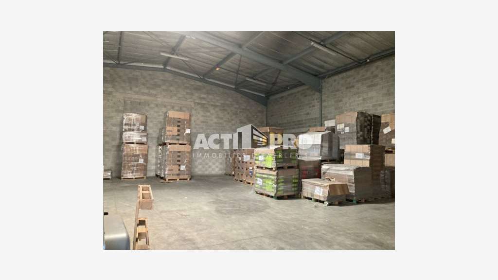 À louer entrepôt 300 m² idéalement situé Perpignan