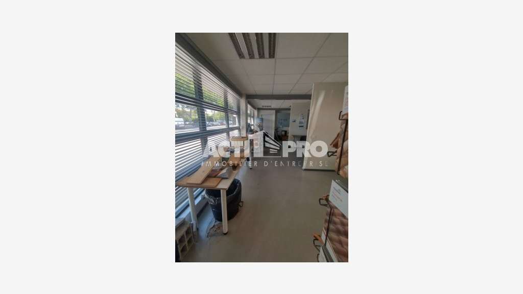 À louer entrepôt de 2400 m² à Perpignan