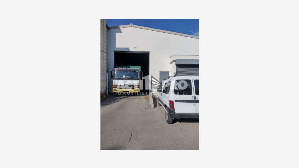 À louer entrepôt de 520m² à Perpignan