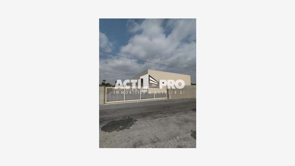 À louer entrepôt neuf de 200m² Perpignan Polygone