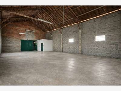 Local d'activité 200m² à louer à Pertuis  en ZA