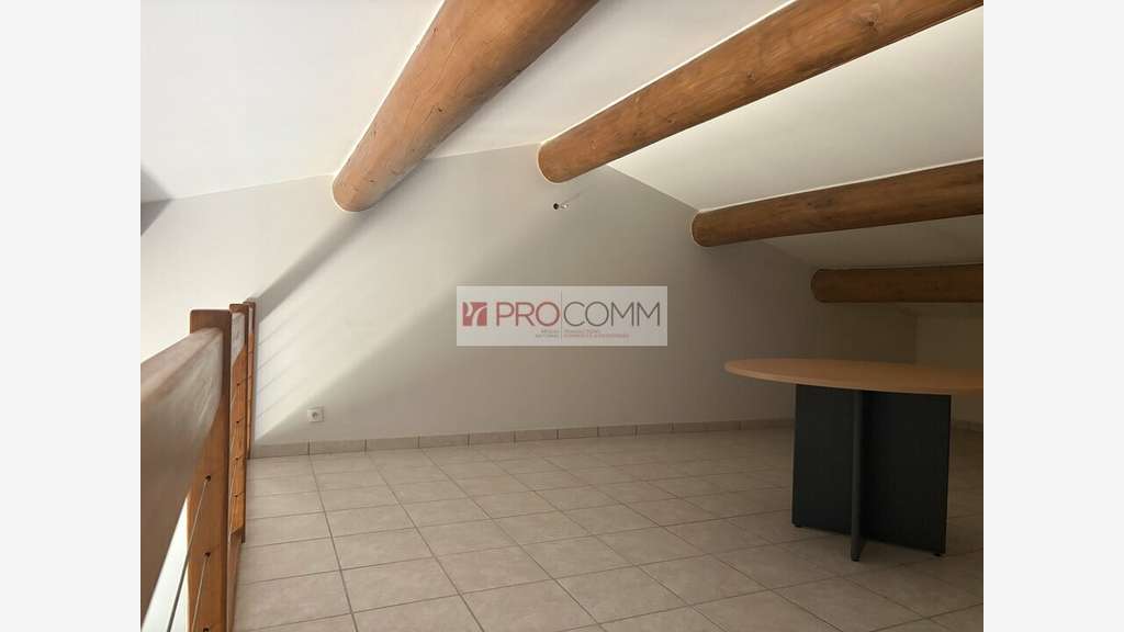 PERTUIS - LOCAL PROFESSIONNEL à louer