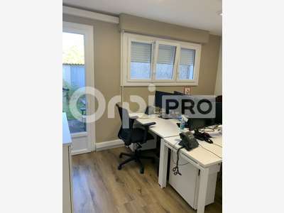 A louer local 127m² avec stationnement à Pessac