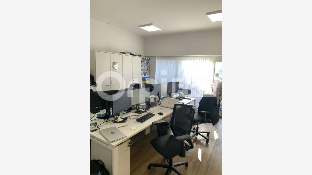 A louer local 127m² avec stationnement à Pessac